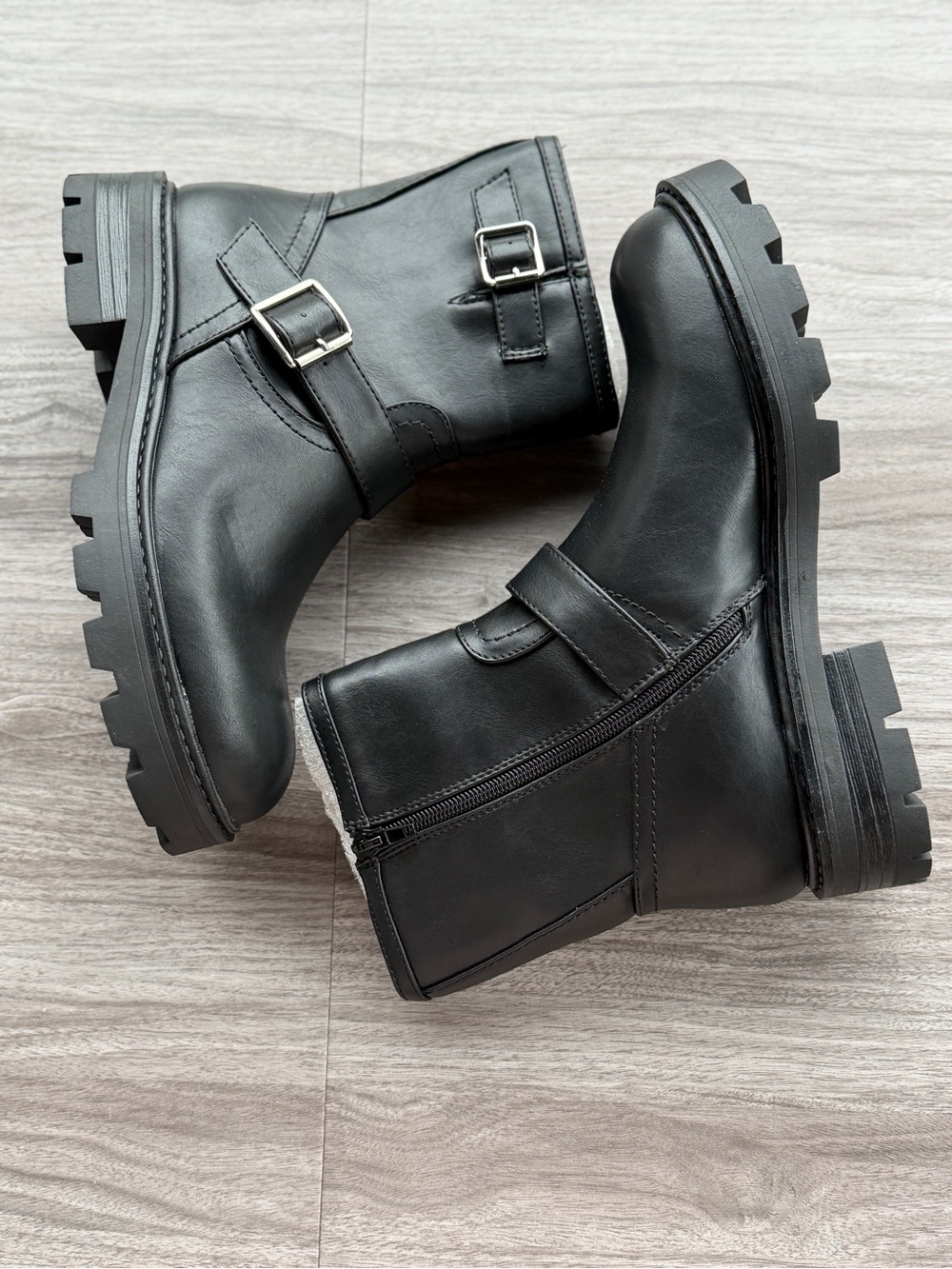 Madden Girl Fareway Black Paris Buckle Moto Boots Lug Sole Ankle Womens Size 8.5 - Picture 3 of 12